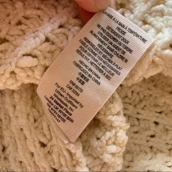 Free People Skyscraper Sleeveless Sweater High Low Tank Top in Cream Size Medium - Picture 6 of 7